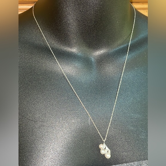 Solid 14K White Gold Antique Pearl Trio Natural Diamond Pendant Vintage Necklace - Picture 9 of 13